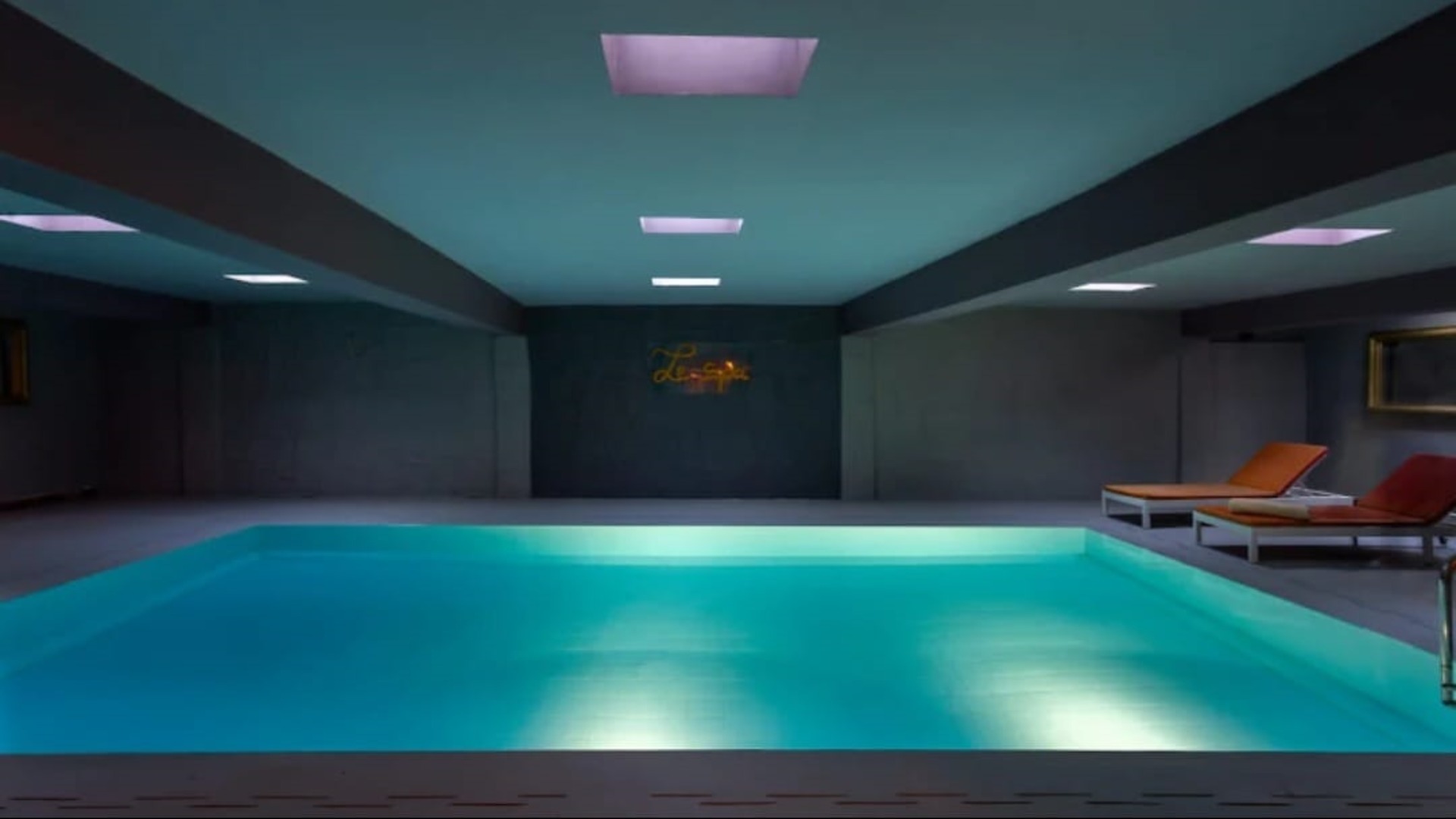 PISCINE COUVERTE