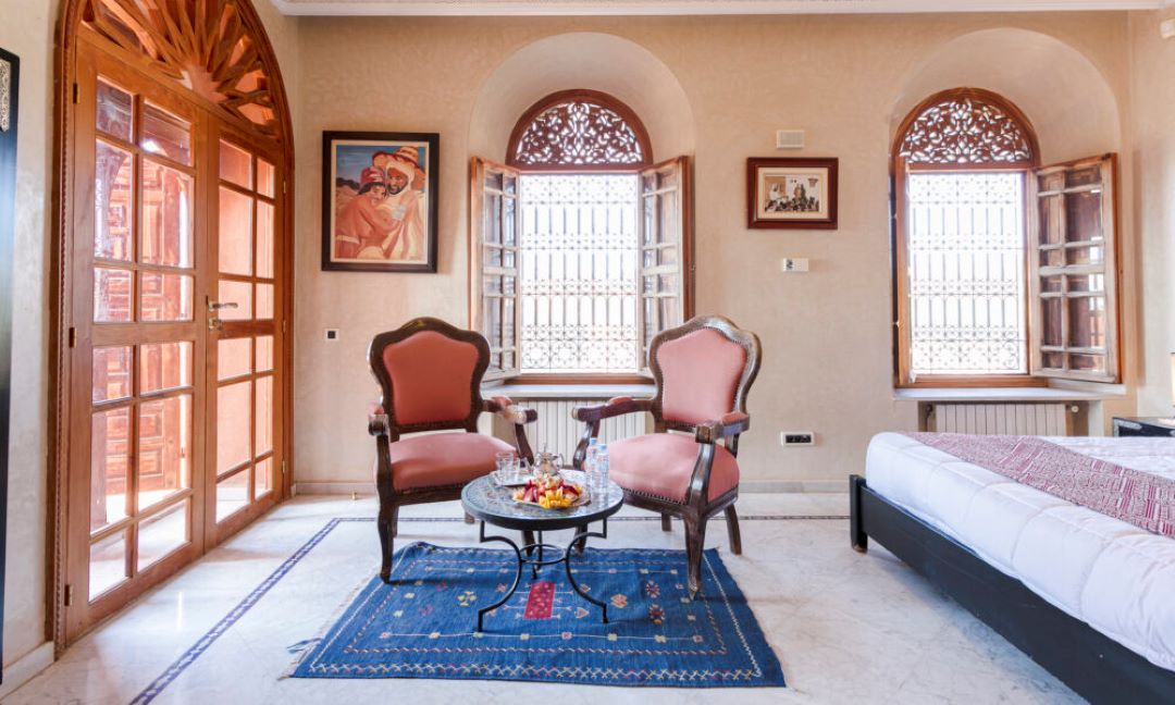 TT